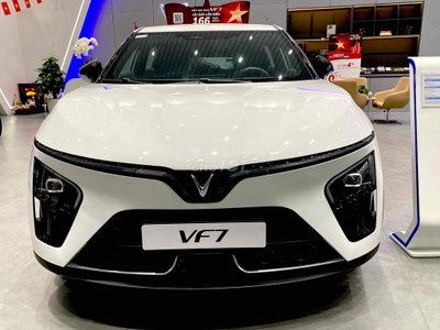 Vinfast VF7 Plus trả trước chỉ từ 30 triệu
