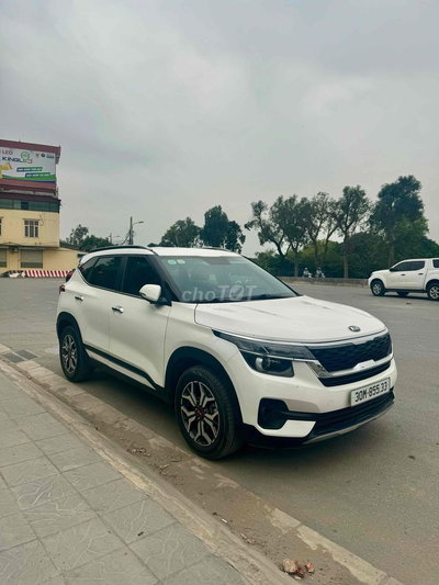 Kia Seltos Luxury Trắng