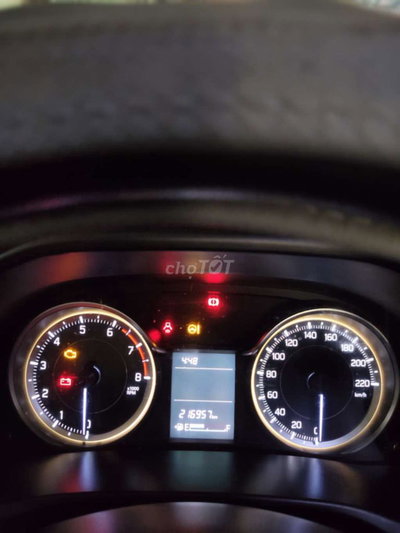 Suzuki Ertiga 2022 Trắng