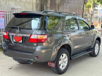 Toyota Fortuner 2010 Xám