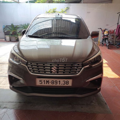 Suzuki Ertiga 7 số sàn