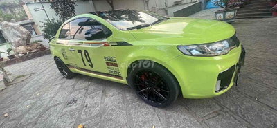 Kia Cerato màu Vàng chanh