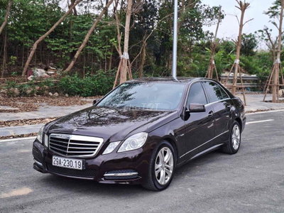 Mercedes-Benz E250 2010 140000 km 1 chủ từ mới