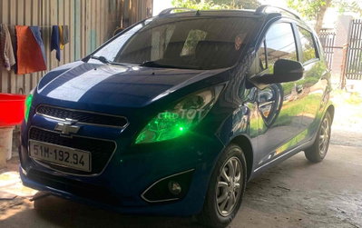 Chevrolet Spark Xanh