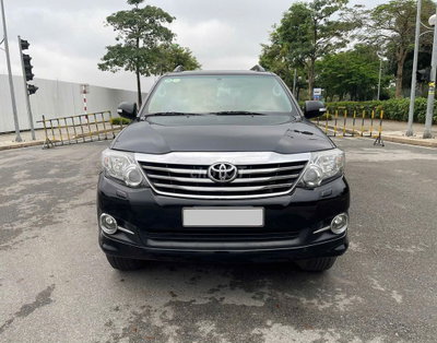 Toyota Fortuner 2015 2.7V 4x4 Đen