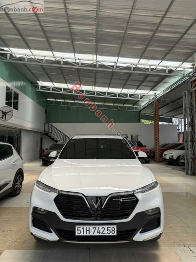 Xe VinFast Lux SA 2.0 Base 2.0 AT 2019