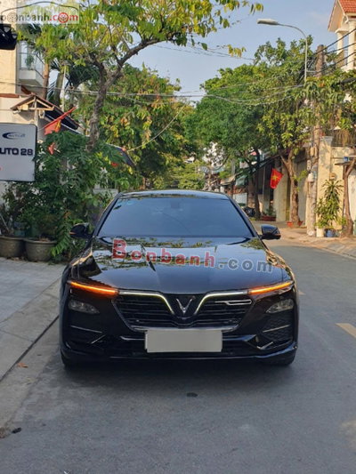 Xe VinFast Lux A 2.0 Premium 2.0 AT 2019