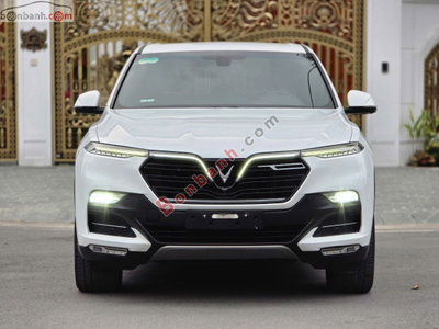 Xe VinFast Lux A 2.0 Plus 2.0 AT 2019