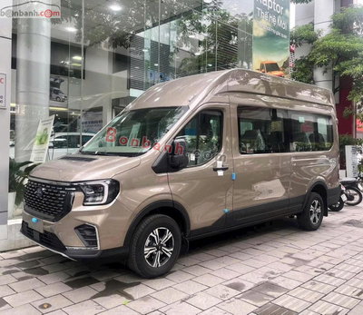 Xe Ford Transit Premium 2026