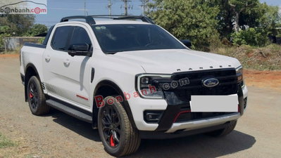 Xe Ford Ranger Stormtrak 2.0L 4x4 AT 2025