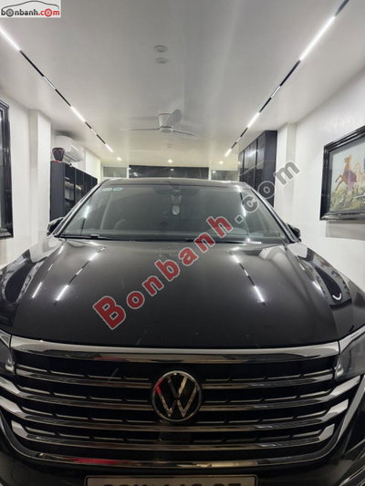 Xe Volkswagen Viloran Luxury 2024