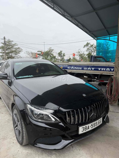 Mercedes Benz C Class 2015 C200 - 10 km