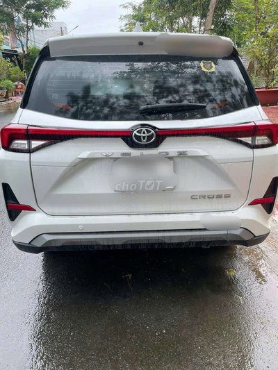 Toyota Veloz Cross 170 tr. hỗ trợ vay