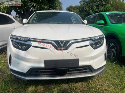 Xe VinFast VF8 S 2024