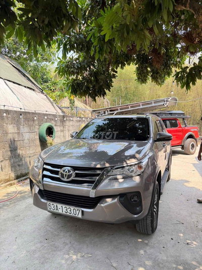 Toyota Fortuner 2019 2.4G 4x2 MT - 180000 km