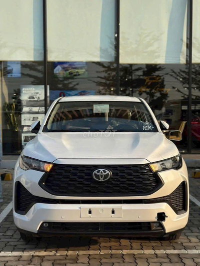 Innova Cross G - Xe Giao Sớm