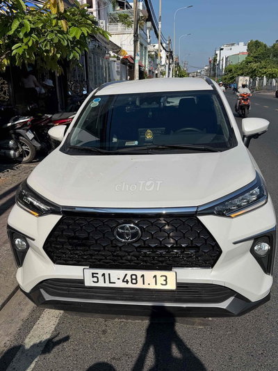 Toyota Veloz Cross Trắng 7 chỗ