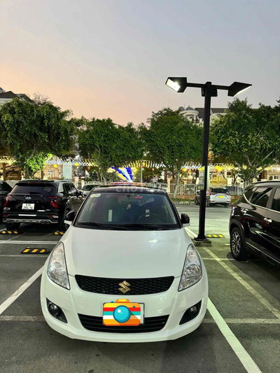 Suzuki Swift 2015 Trắng 33.000 km