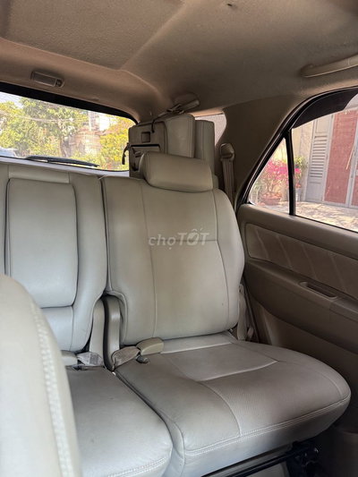 Toyota Fortuner 2011 Xám 7 chỗ