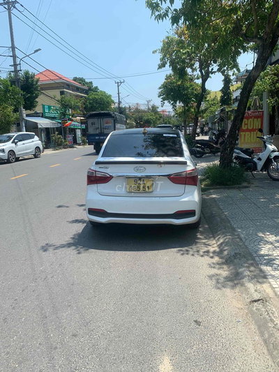 Hyundai i10 2018 Sedan Trắng