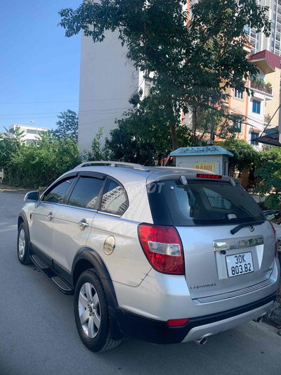 Chevrolet Captiva 7 chỗ Bạc