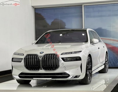 Xe BMW 7 Series 735i Pure Excellence 2024