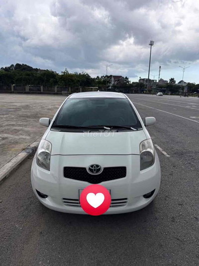 Toyota Yaris 2008 Trắng 14 vạn km