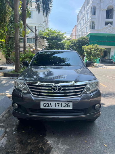 Toyota Fortuner Xám 7 chỗ