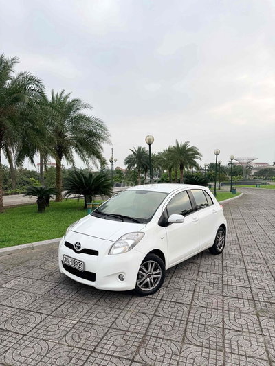 Toyota Yaris RS 1.5 AT Trắng