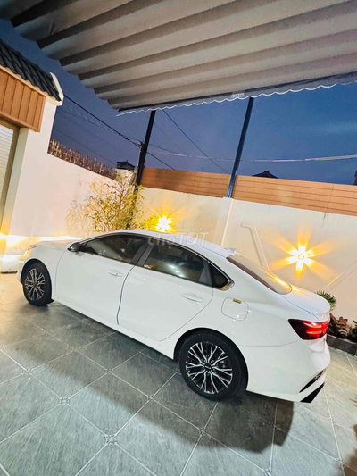 Kia K3 Luxury 2025 7000 km Trắng