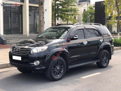 Xe Toyota Fortuner 2.7V 4x4 AT 2015