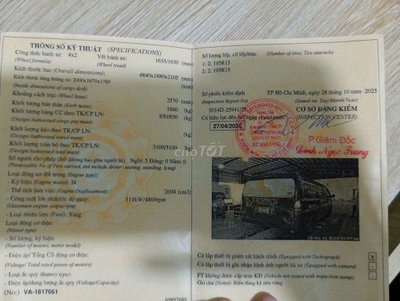 Xe tải van Toyota 2025 6 chỗ