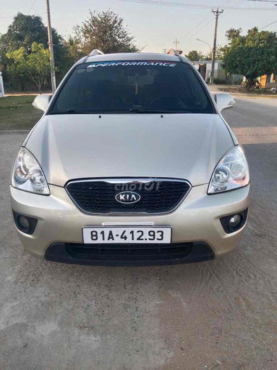 Kia Carens Vàng cát Tự động