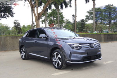 Xe VinFast VF8 S 2024