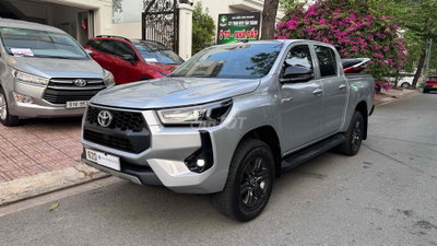 Toyota Hilux 2025 2.4 AT nhập Thái, tự động dầu