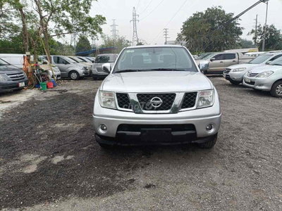 Nissan Navara 2012 Bạc