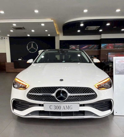 MERCEDES-BENZ C300 AMG - MERCEDES ME