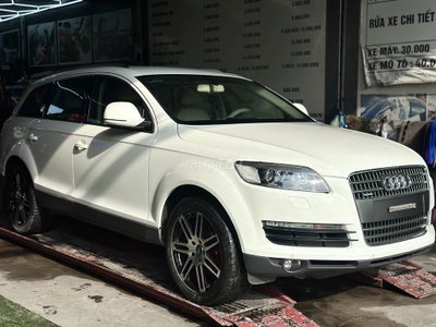 Audi Q7 2009 màu trắng 7 chổ