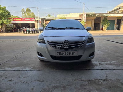 Toyota Vios 2013 E màu Bạc