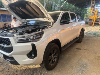 Toyota Hilux 2024 AT 1 cầu 19411 km Trắng