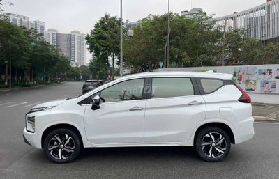 Mitsubishi AT Premium 2024 Trắng