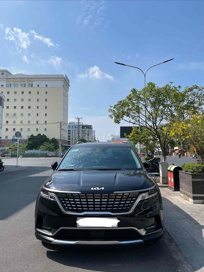 Kia Carnival Đen 7 chỗ