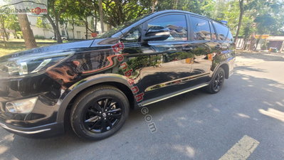 Xe Toyota Innova 2.0 Venturer 2019