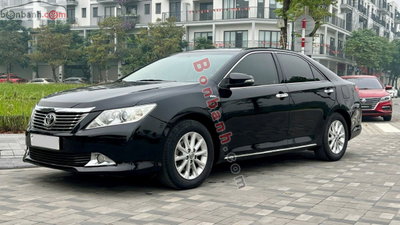 Xe Toyota Camry 2.0E 2013