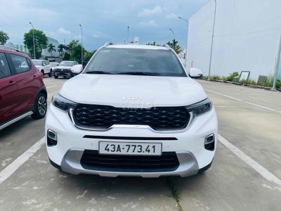 Gầm cao Kia Sonet 2023 bản cao cấp đi gia đình