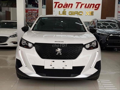 Peugeot 2008 Trắng 5 chỗ