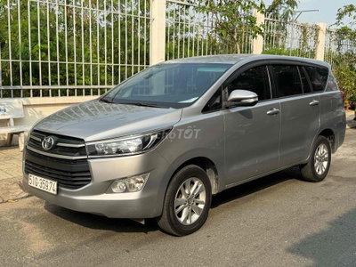 Toyota Innova 2017 2.0E MT Bạc
