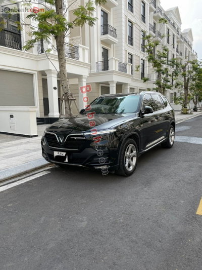Xe VinFast Lux SA 2.0 Plus 2.0 AT 2021