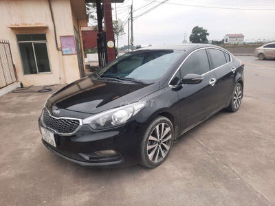 Kia K3 Đen 5 chỗ