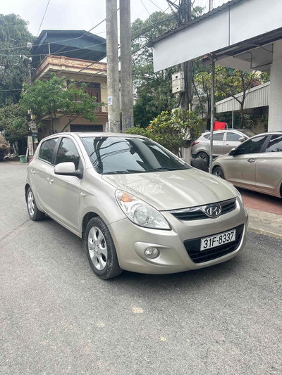 Hyundai i20 2011 1.4 AT - 150000 km